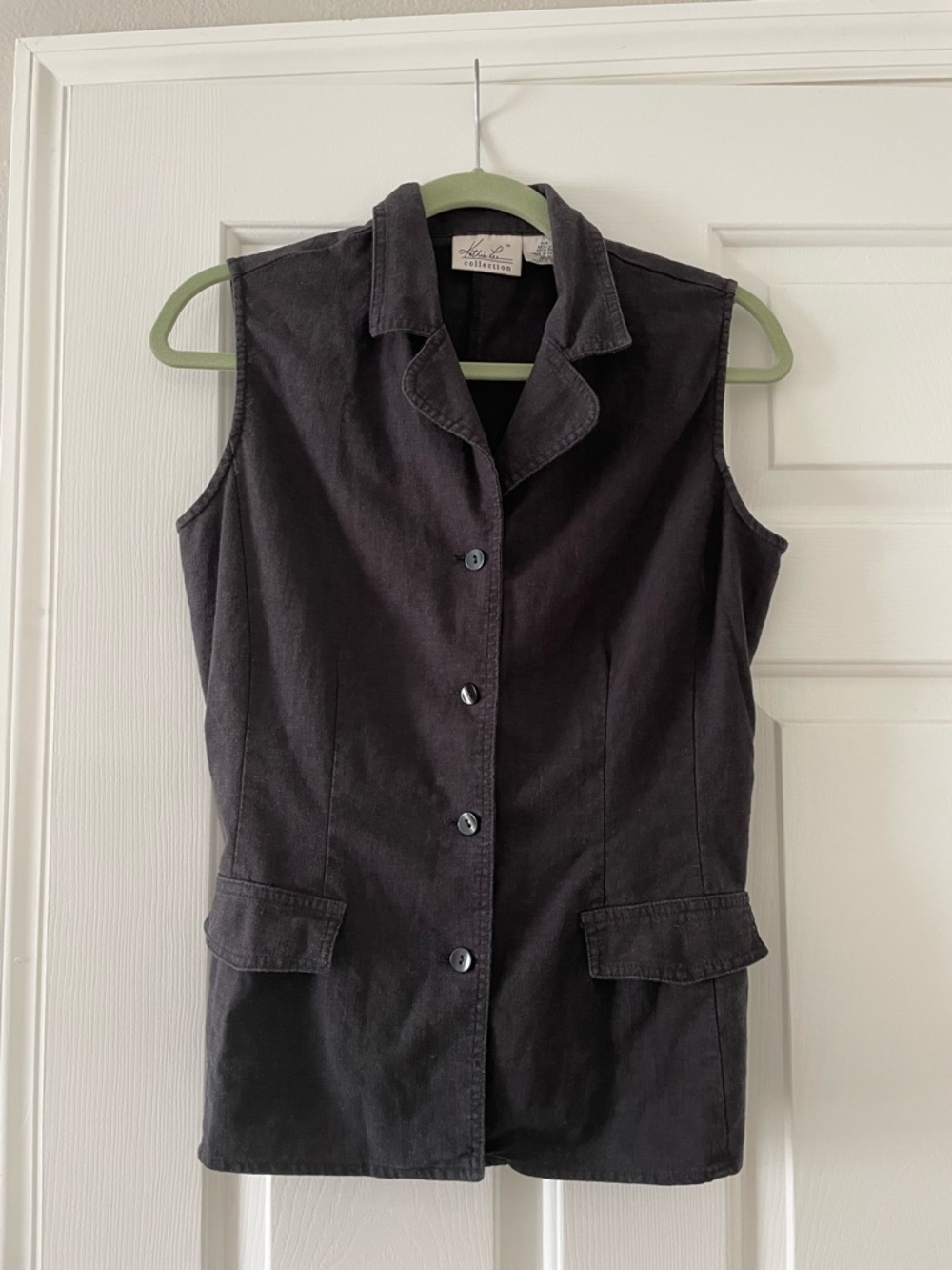 Vintage Kathie Lee Collection Black Sleeveless Button-Front Vest Top
